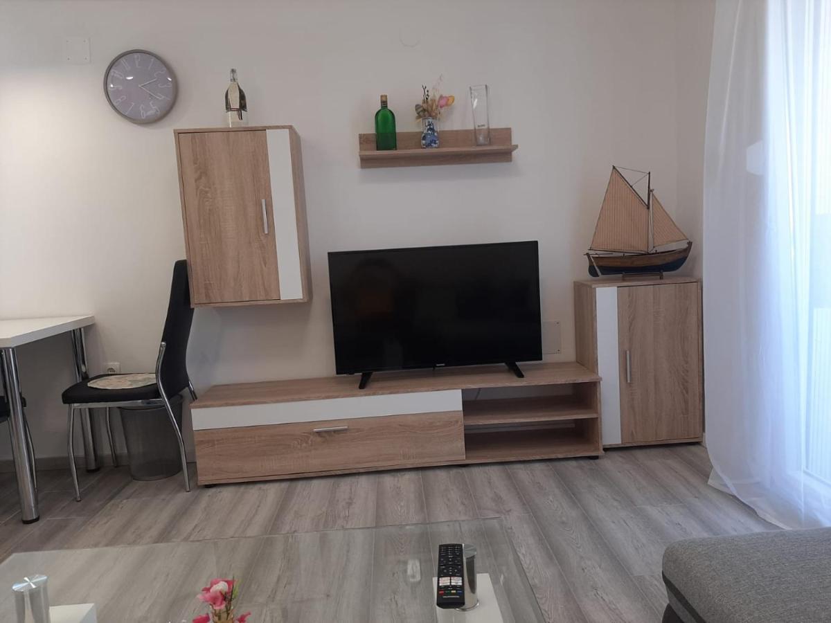 H&F Apartmani Vir Exterior photo